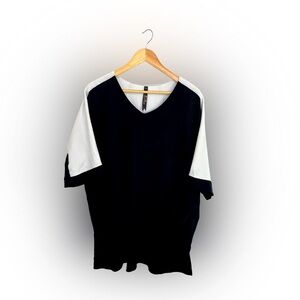 Melissa McCarthy Seven7 XL Black & White block blouse